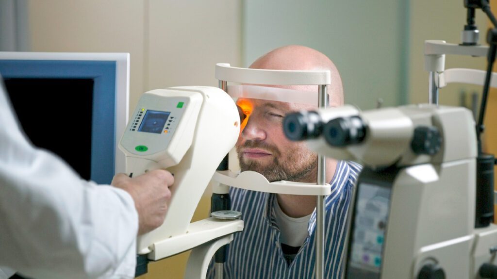 วิธีตรวจตา ป้องกันภาวะ เบาหวานขึ้นตา