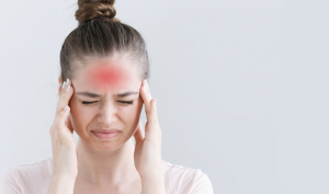อาการปวดหัว แบบไหนบอกโรคอะไรบ้าง